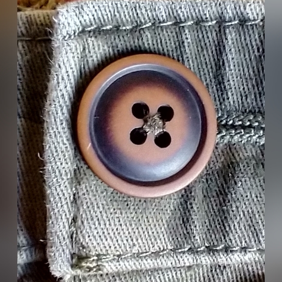 MUSCLE ALIVE WOMEN'S PLUS SIZE 3XL GREEN CAMOUFLAGE CARGO SHORTS STRAIGHT AHEAD - Picture 12 of 13